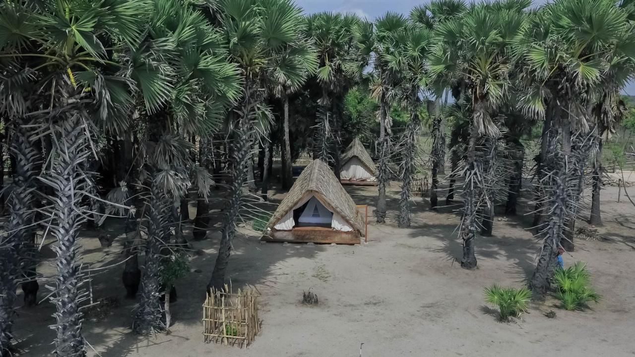 Costa Beach Resort & Club Waingapu Eksteriør bilde